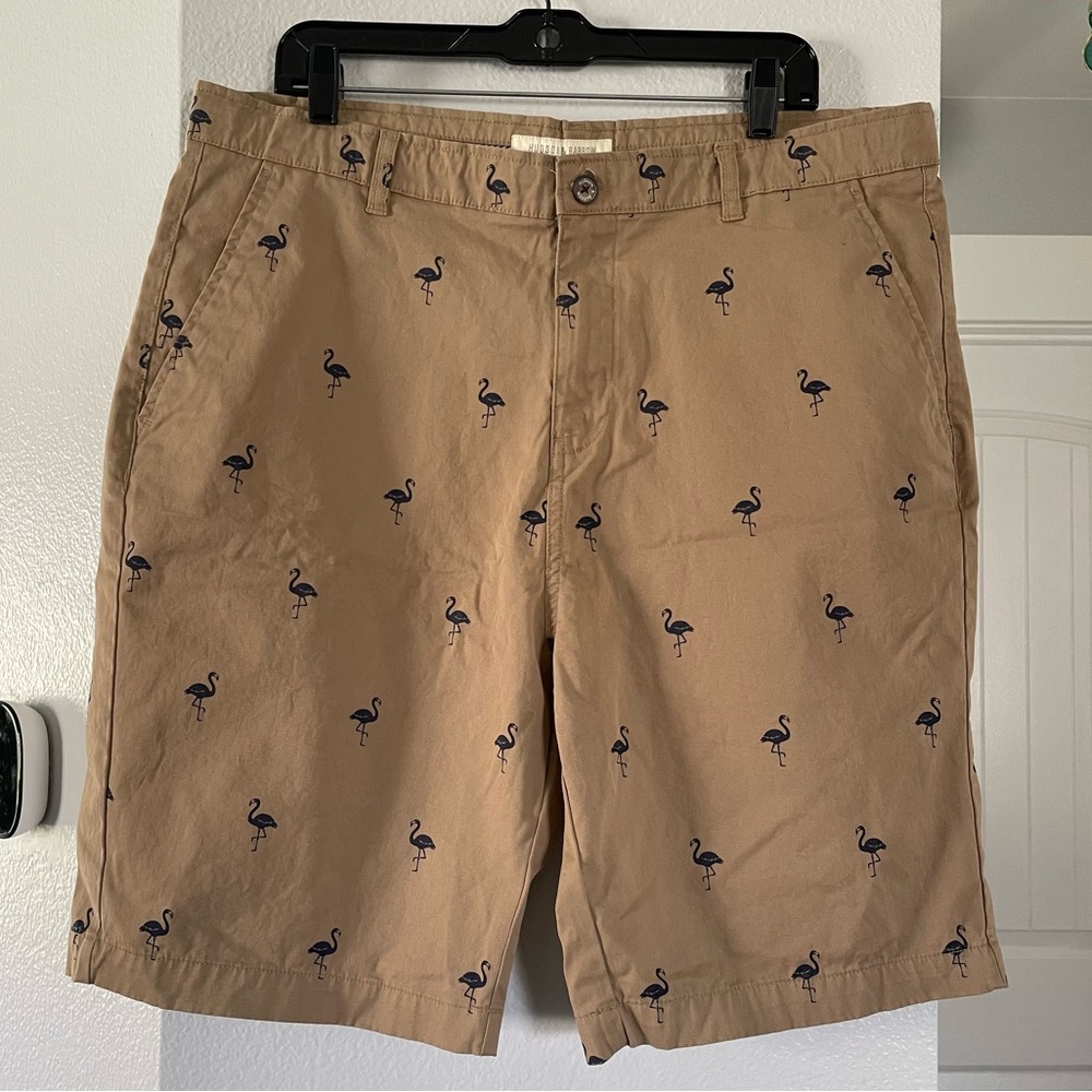 Hudson & Barrow Mens Tan Khaki Shorts With Flamingo Pattern. Brand New w/o Tags